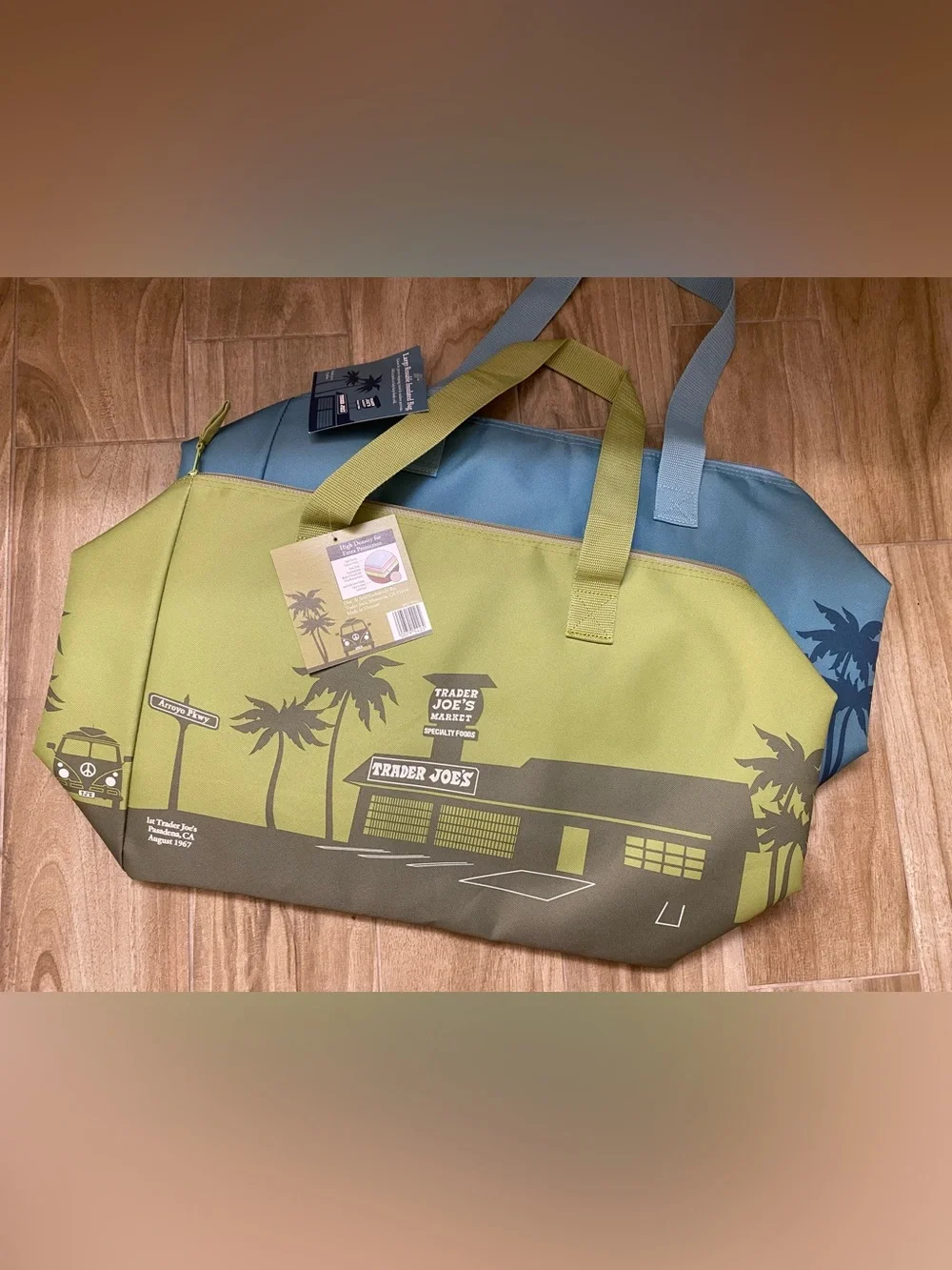 Trader Joe’s ❤️(2) Insulated Bag Shopping Reusable Cooler Large 8 Gallon  NWT